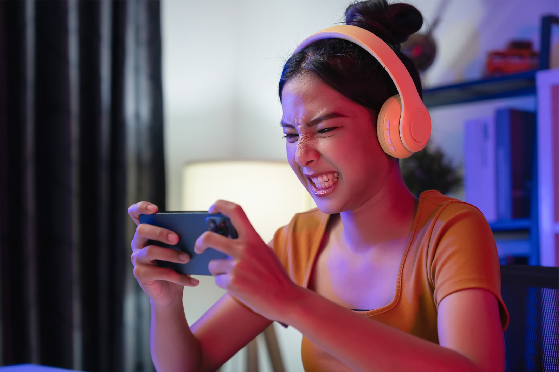 Teenage Girl Finds Mom’s Debit Card, Spends $64,000 on Mobile Games