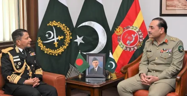 Bangladesh-Pakistan Military Ties Deepen: Navy Chief Meets ISI, Sparks Concern for India!
