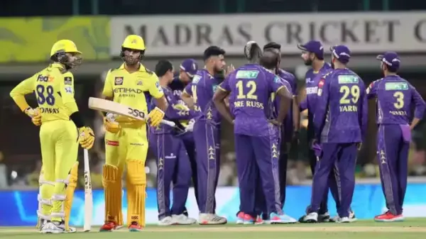 CSK Struggles Under Dhoni's Captaincy! KKR Rattles Chennai Top Order in Powerplay