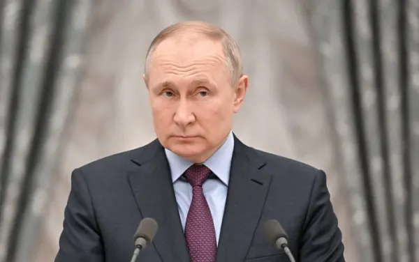 Putin's Ceasefire Twist: Is Ukraine Being Cornered From Both Sides? Strategy Unfolds