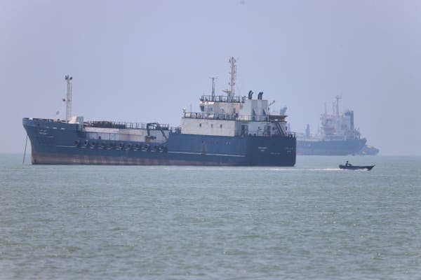 US Strikes Iranian Sites After Drone Attack on Ship; Tehran Warns Washington